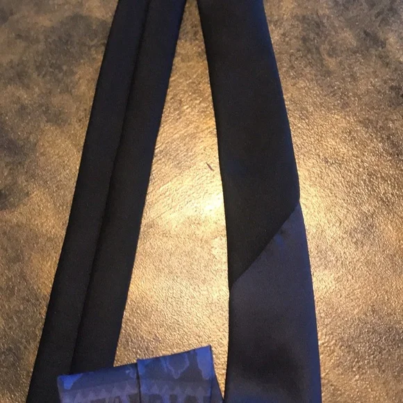 Vintage 1993 Ralph Marlin Elvis Presley “Jailhouse” classic novelty necktie - Picture 2 of 12